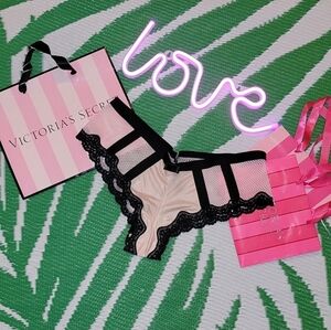 Victoria's Secret Black & Pink Panties 🖤🩷